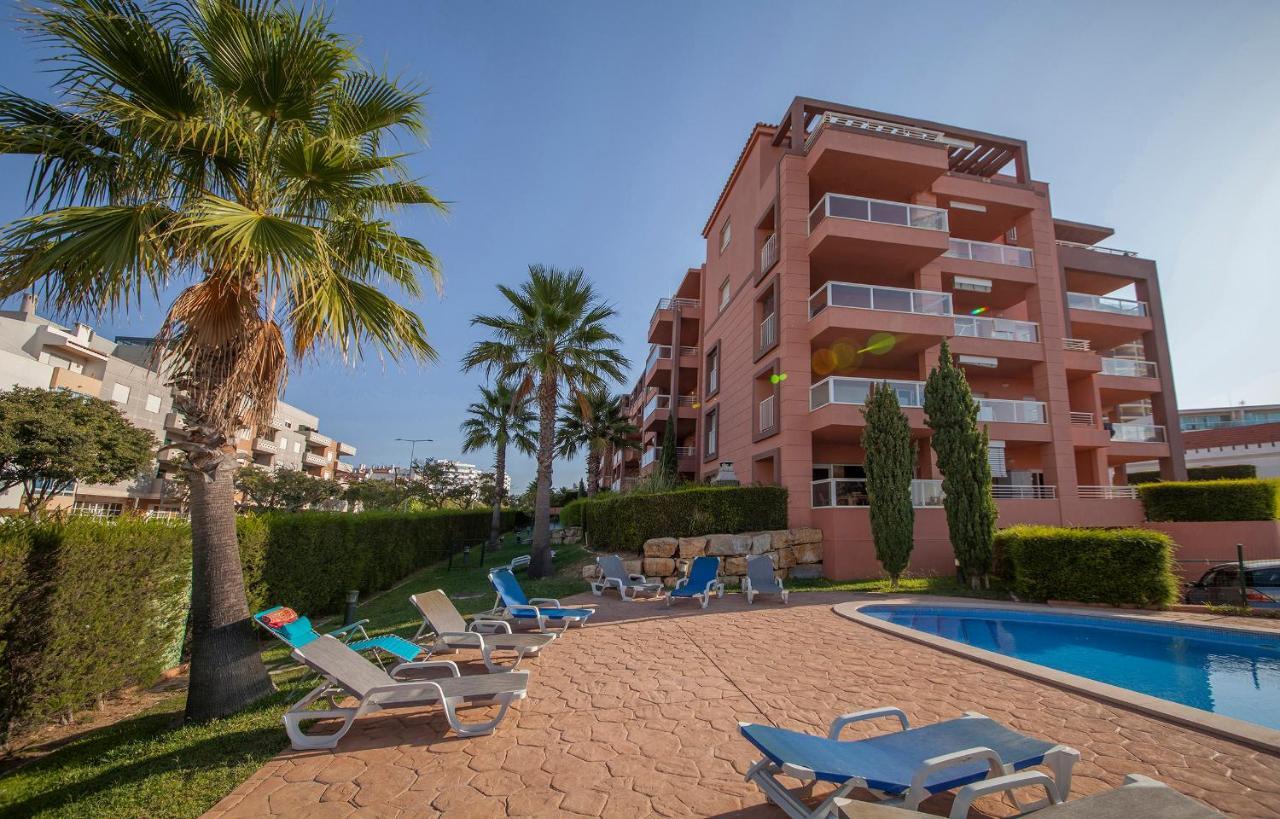 B02 - Fantastic Apartment With Pool Portimao Bagian luar foto