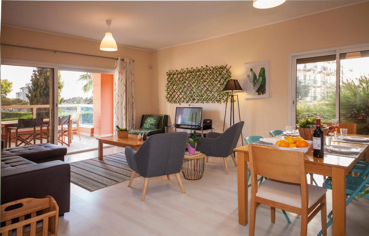 B02 - Fantastic Apartment With Pool Portimao Bagian luar foto